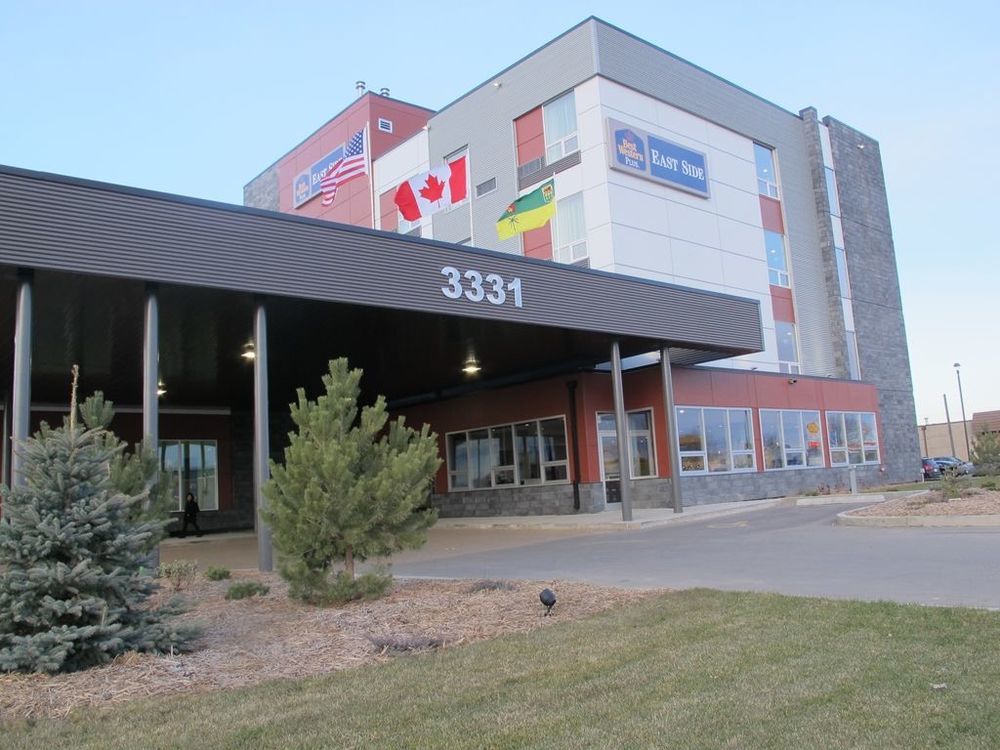 Best Western Plus East Side Saskatoon Exterior foto